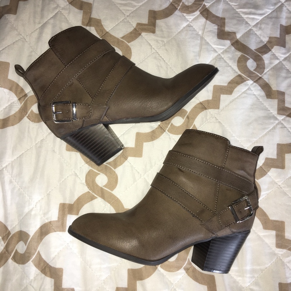 Express Zip Up Buckle  Ankle Boots Size 7